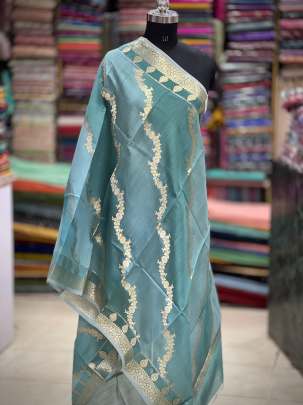 Chiniya silk duppata with golden zari work - Pastel green/