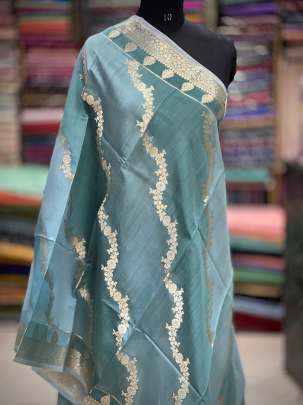 Chiniya silk duppata with golden zari work - Pastel green/ Banarasi Duppatas 