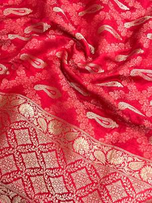 Gaji Silk Braso With Banarasi Work & Border Duppata Red/ Banarasi Duppatas 