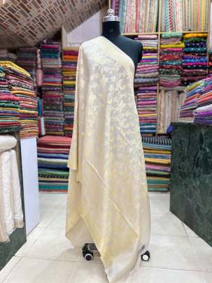 Munga silk duppata with golden zari work/ 