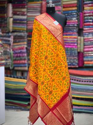 Pure silk patola with kanjiwaram border duppata/ 