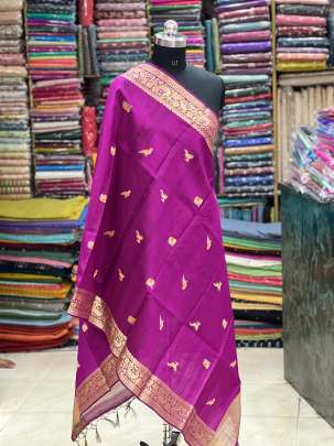 Raw silk with golden zari work duppata - Magenta/ 